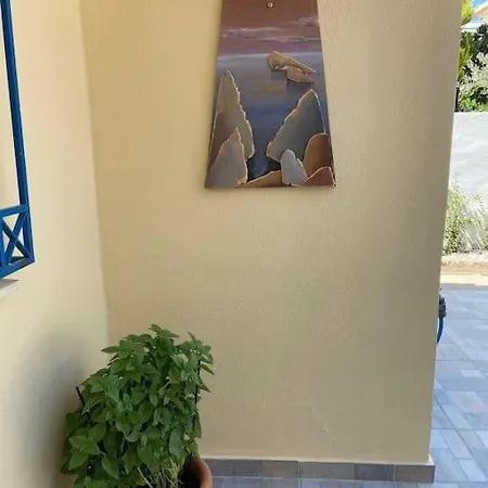 Beautiful With Private Garden!! Διαμέρισμα Rhodes City