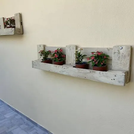 Διαμέρισμα Beautiful With Private Garden!! *